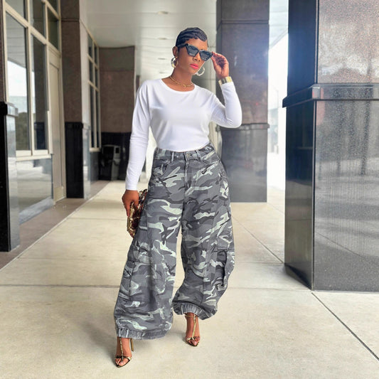 Knife-Style Camo Cargo Pants - Loose Fit Wide-Leg Denim