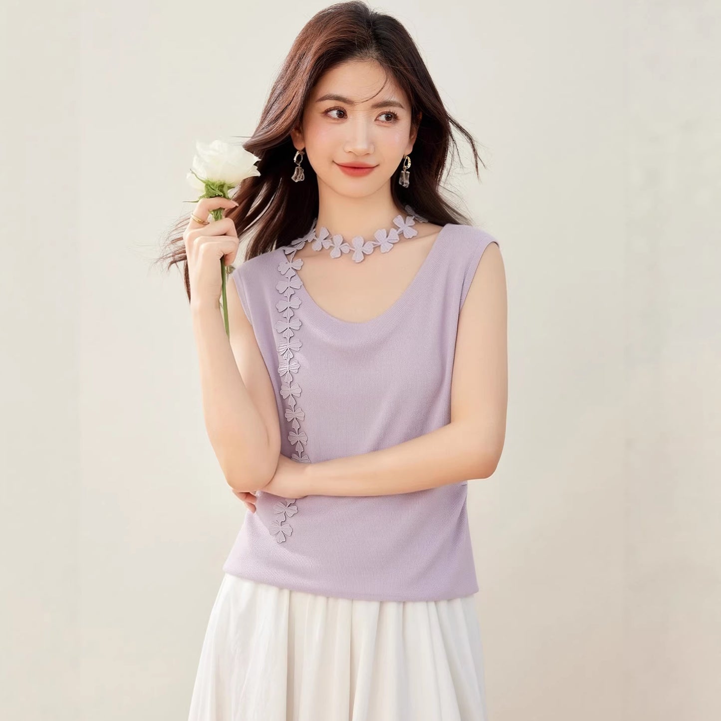 Women's Decorative Flower Sleeveless Vest - Plus Size Slim Fit Knit Inner Wear