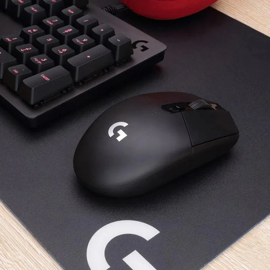 Logitech G304 Wireless Gaming Mouse - 2.4G Zero Delay Esports Mouse for PUBG & FPS Gaming