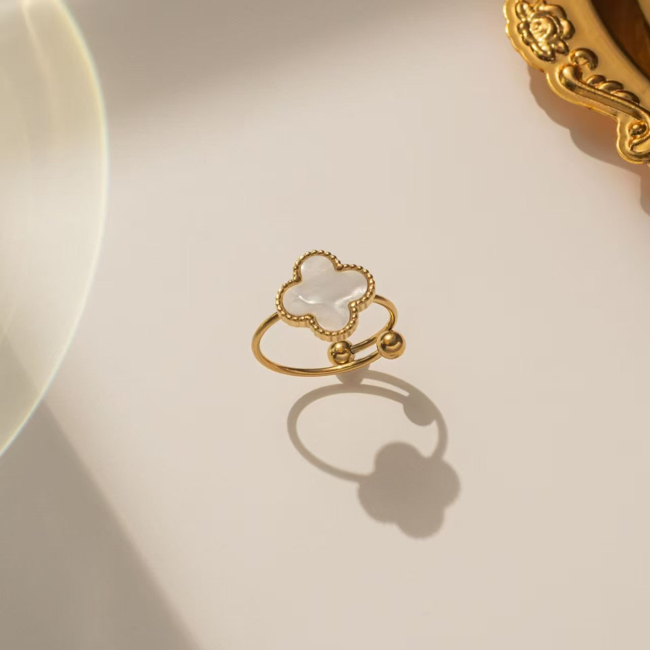 Luxury Four-Leaf Clover Chain Bracelet - Minimalist Lucky Flower Jewelry