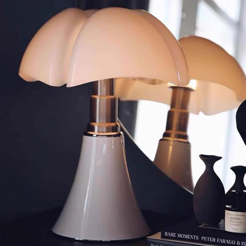 Nordic Floral Nightstand Lamp for Living Room - Bauhaus Bat Lamp Style