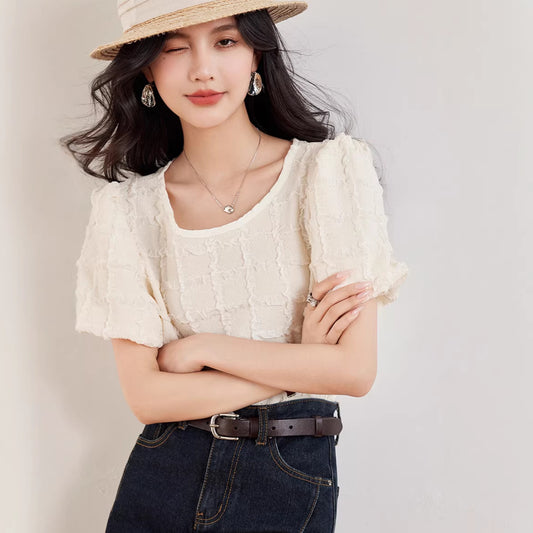 Chic Commute Casual Blouse - Charming Loose-Fitting Top for Women