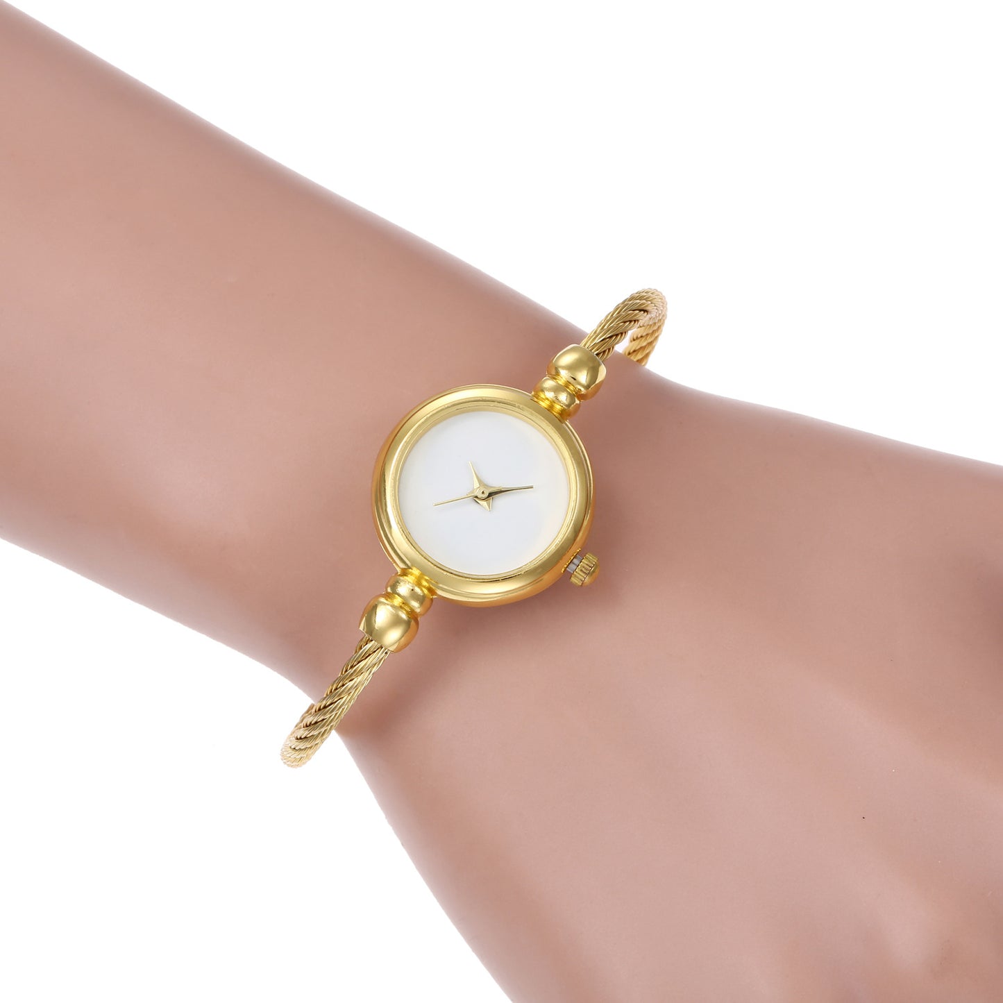 Chic Ladies' Gold Alloy Rope Bracelet Fashion Watch