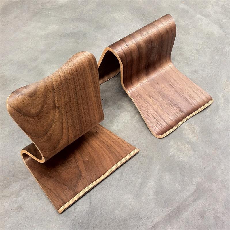 One-Piece Molded Wooden Tablet Stand - Desktop Display Holder & Charging Rack for iPad