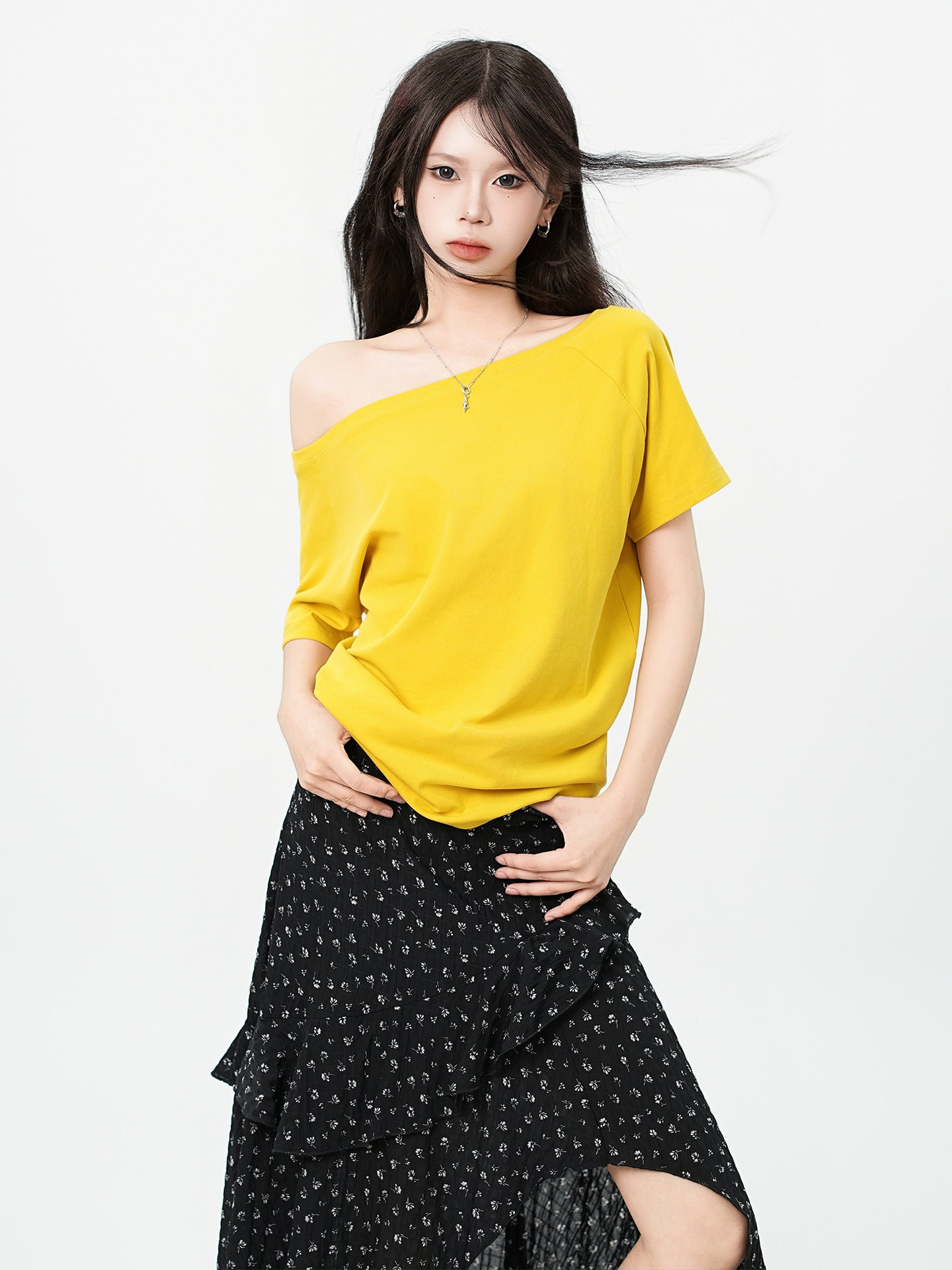 Elegant Loose Fit Off-the-Shoulder Top with Neck Strap for Women