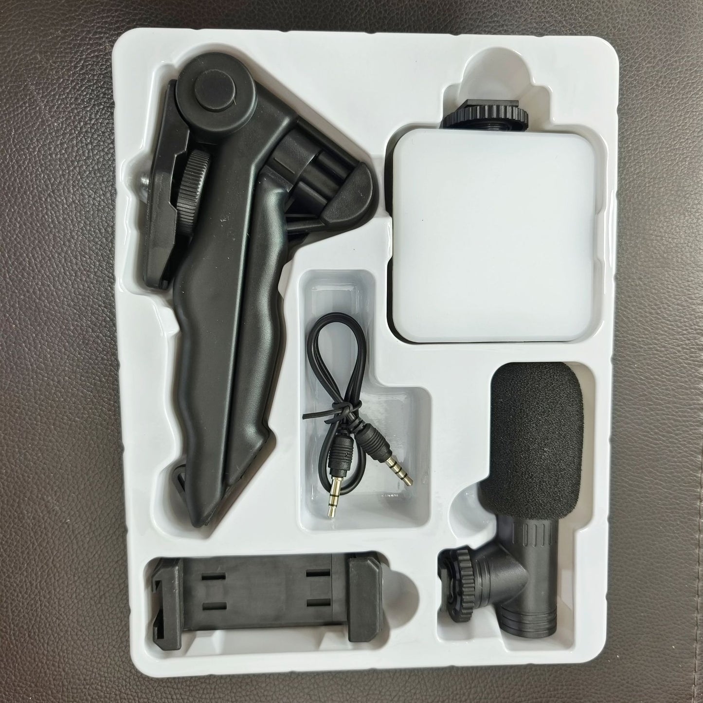 Desktop Live Streaming Kit - Smartphone Vlogging Rig with Fill Light, Microphone, and Handheld Tripod