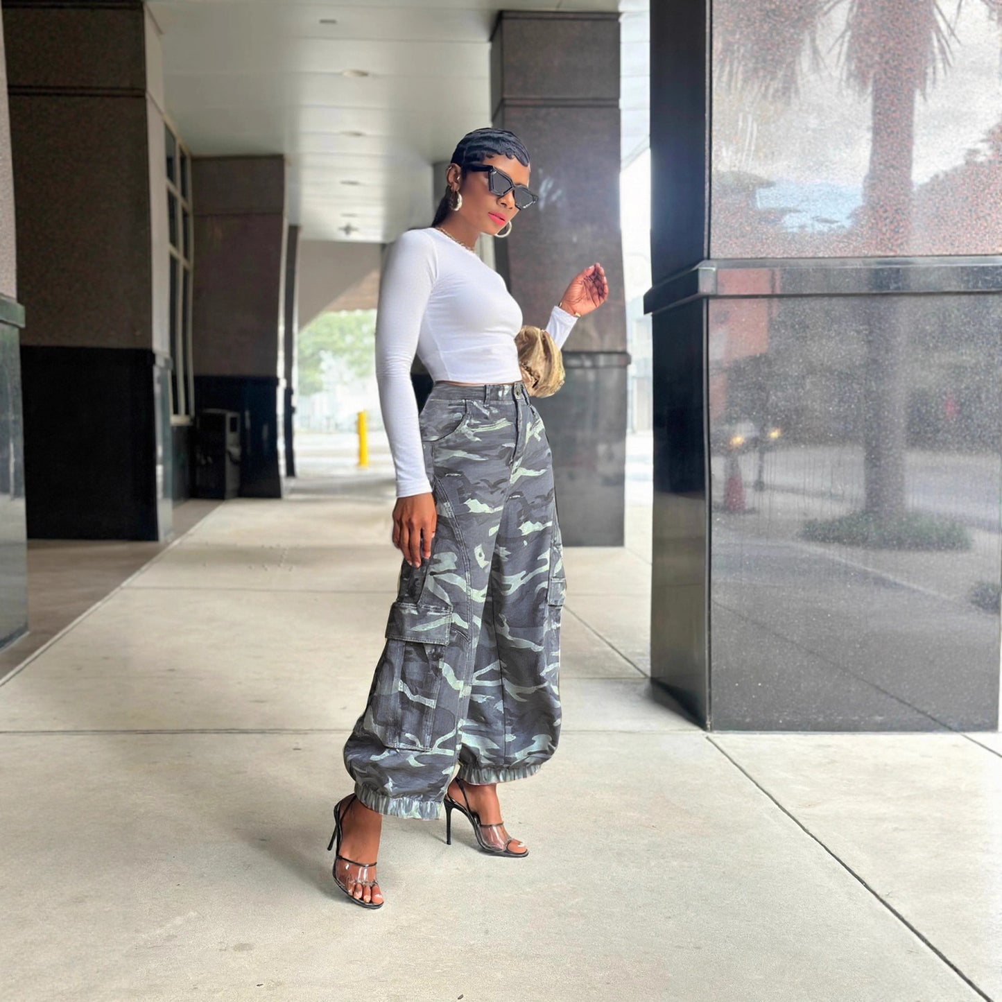 Knife-Style Camo Cargo Pants - Loose Fit Wide-Leg Denim