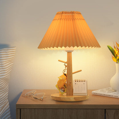 Nordic Vintage Pleated Lampshade Bedside Lamp / Modern Cozy Table Lamp with Wooden Stand for Bedroom & Living Room